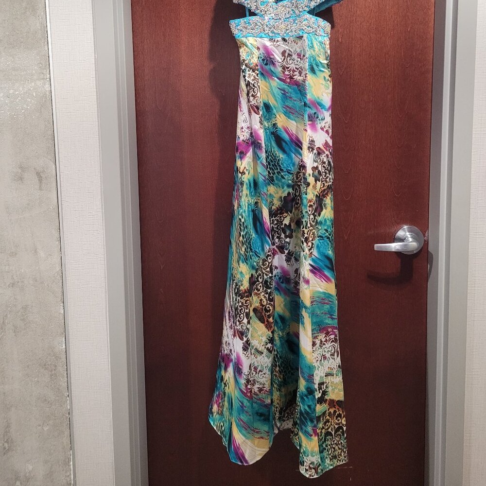 Landa Designs PC213 Size 2 Prom Dress - Picture 2 of 8